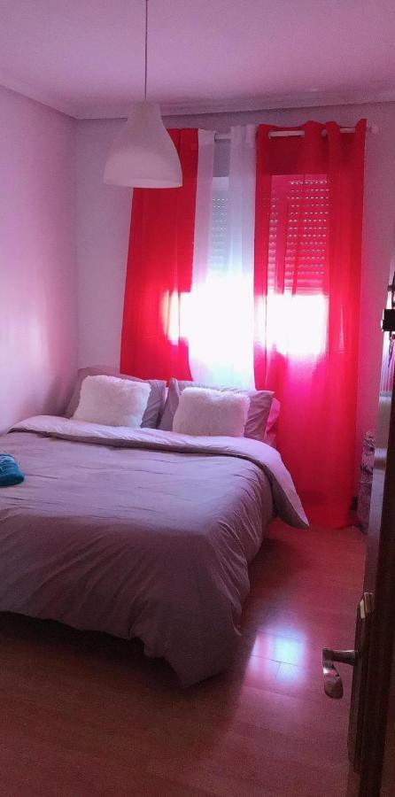 Apartamento De 3 Dormitorios Por Entrevias Madrid Eksteriør billede